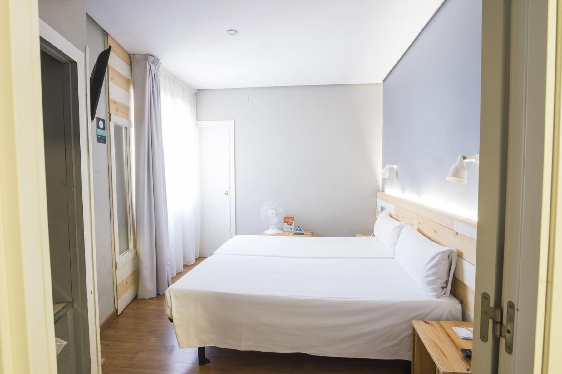 Hotel Alda Centro Понферрада Экстерьер фото