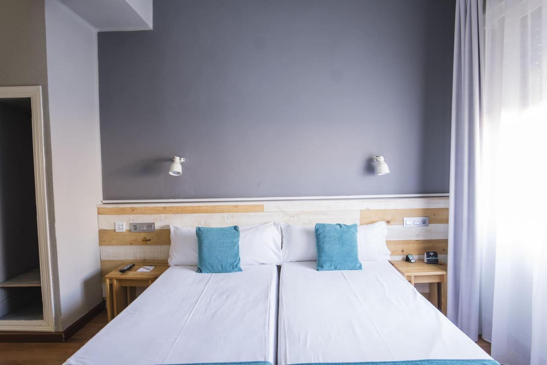Hotel Alda Centro Понферрада Экстерьер фото