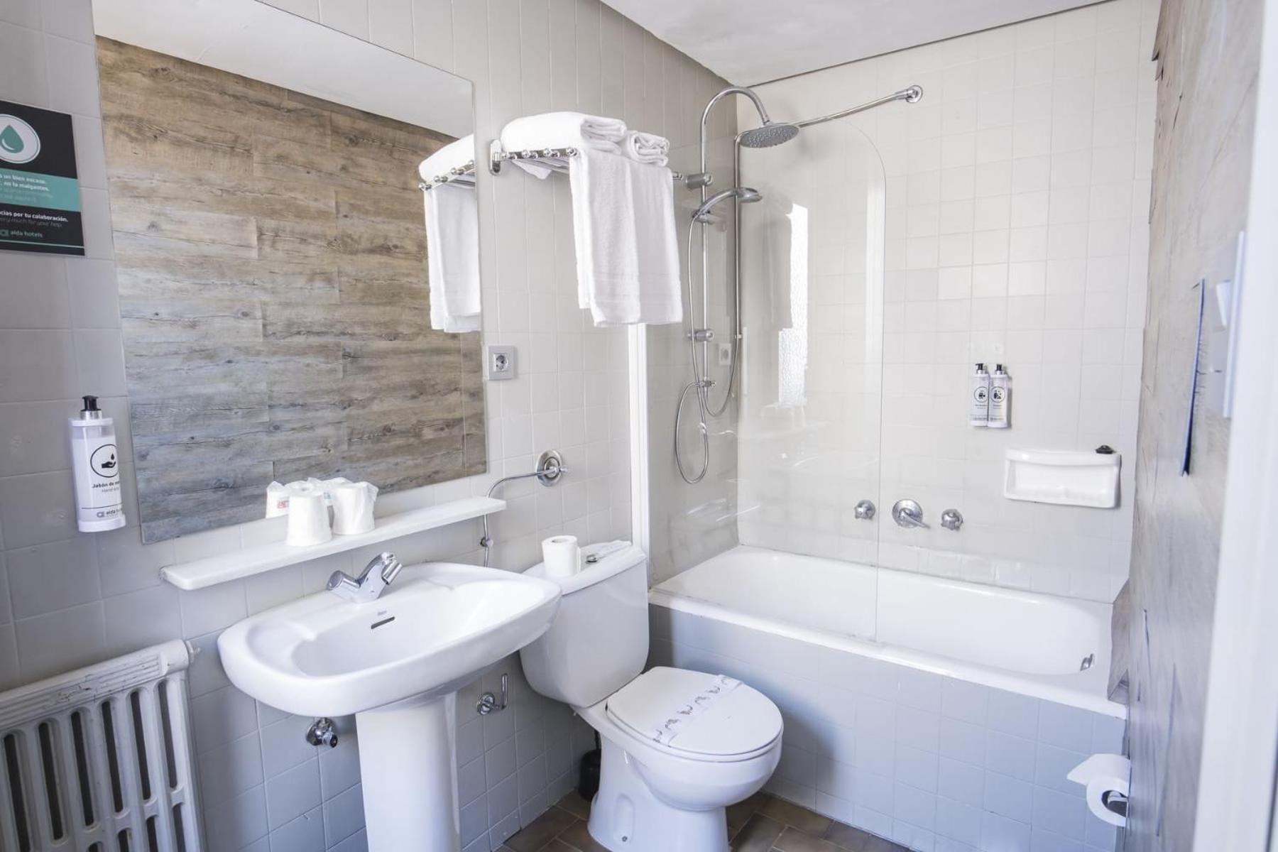 Hotel Alda Centro Понферрада Экстерьер фото
