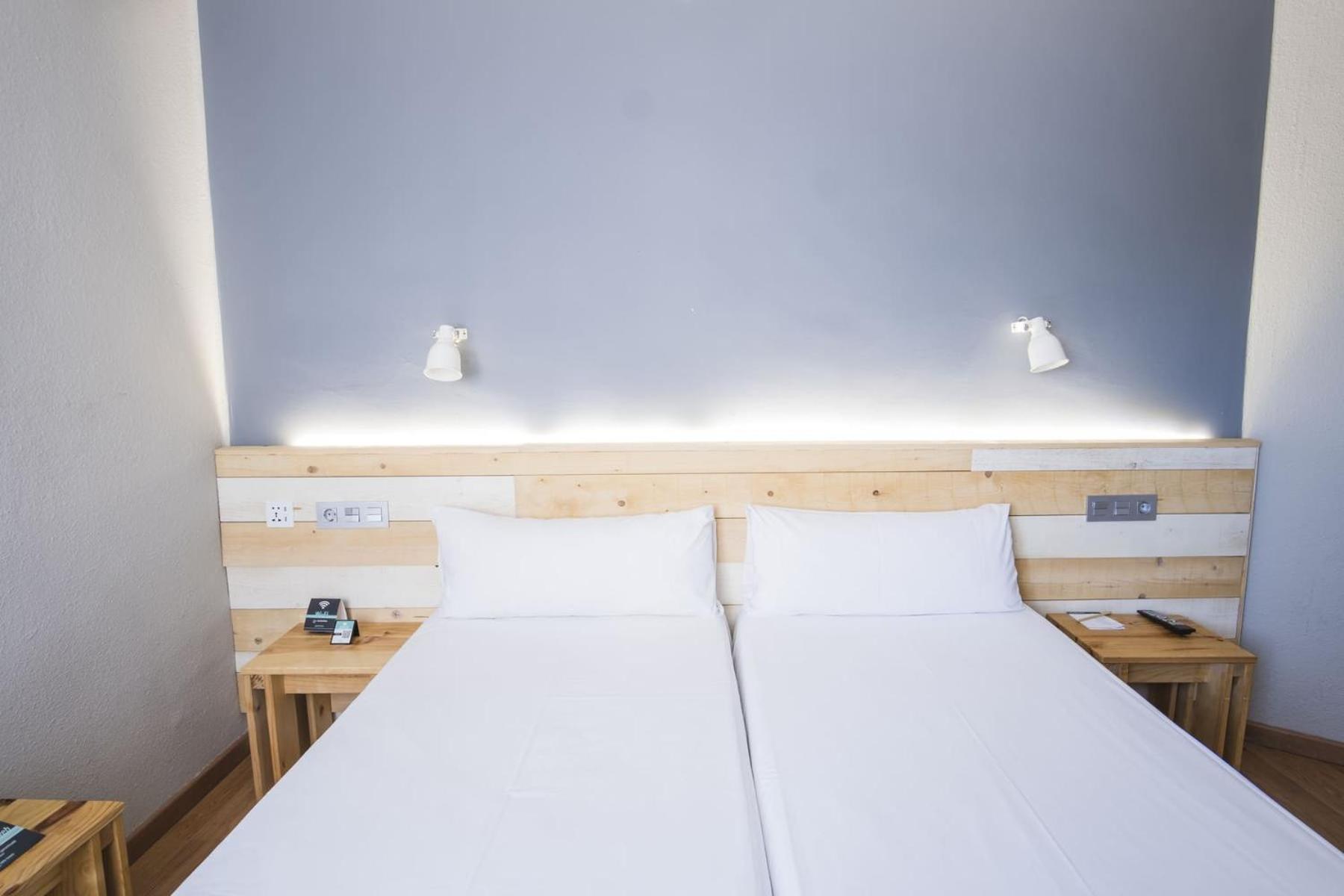 Hotel Alda Centro Понферрада Экстерьер фото