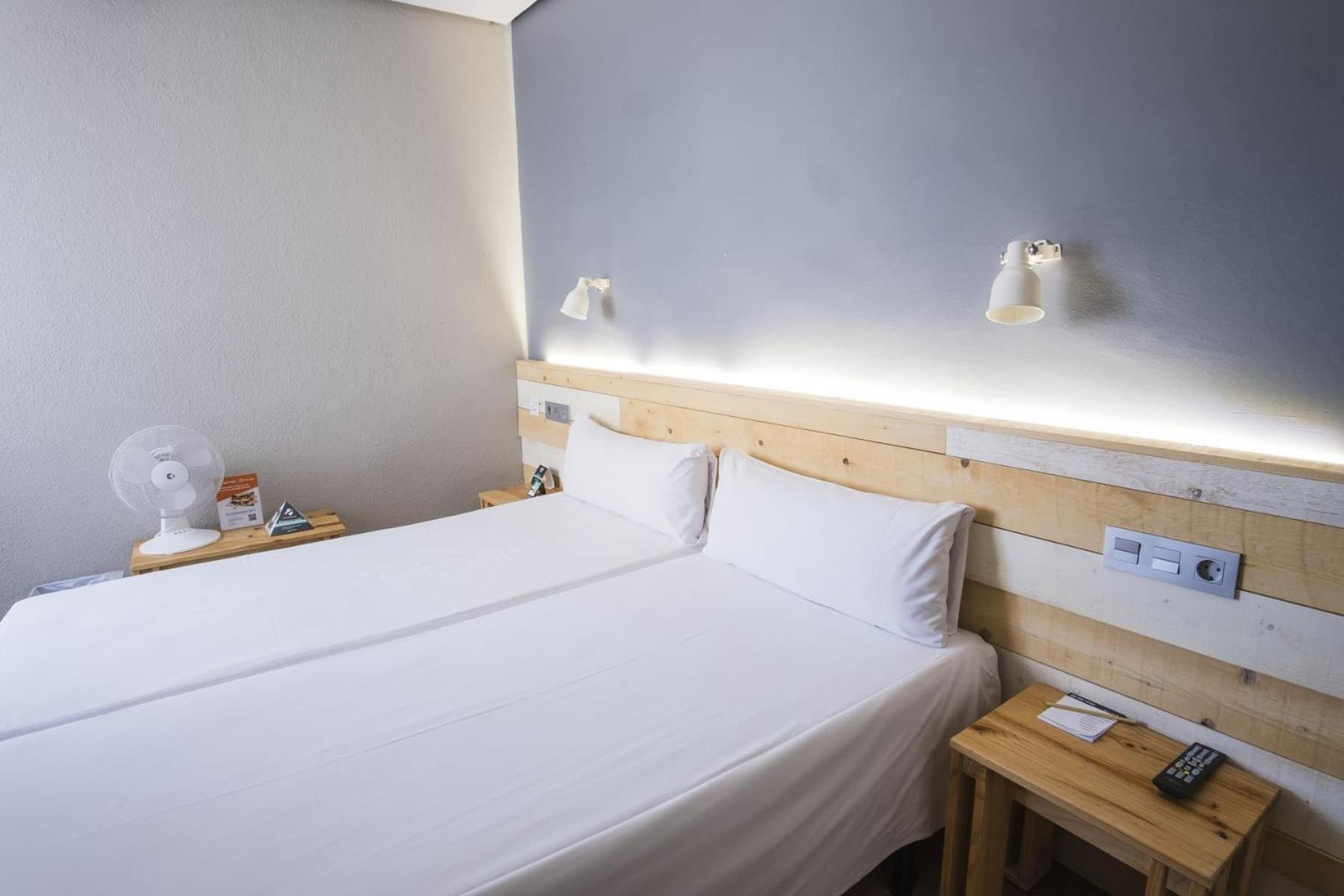 Hotel Alda Centro Понферрада Экстерьер фото