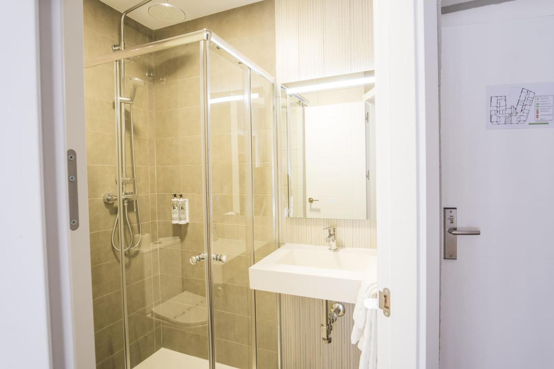Hotel Alda Centro Понферрада Экстерьер фото