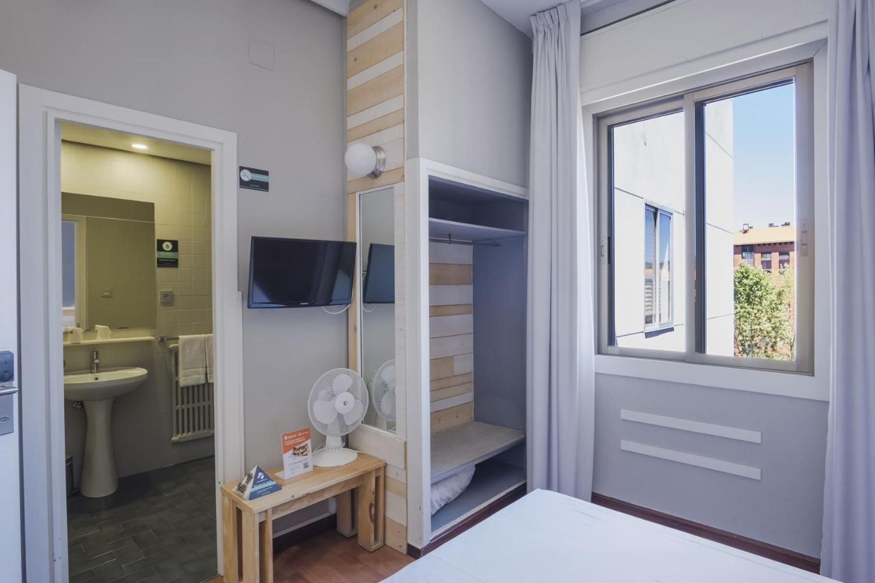 Hotel Alda Centro Понферрада Экстерьер фото