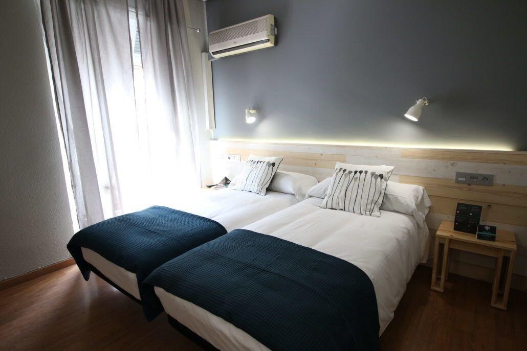 Hotel Alda Centro Понферрада Экстерьер фото
